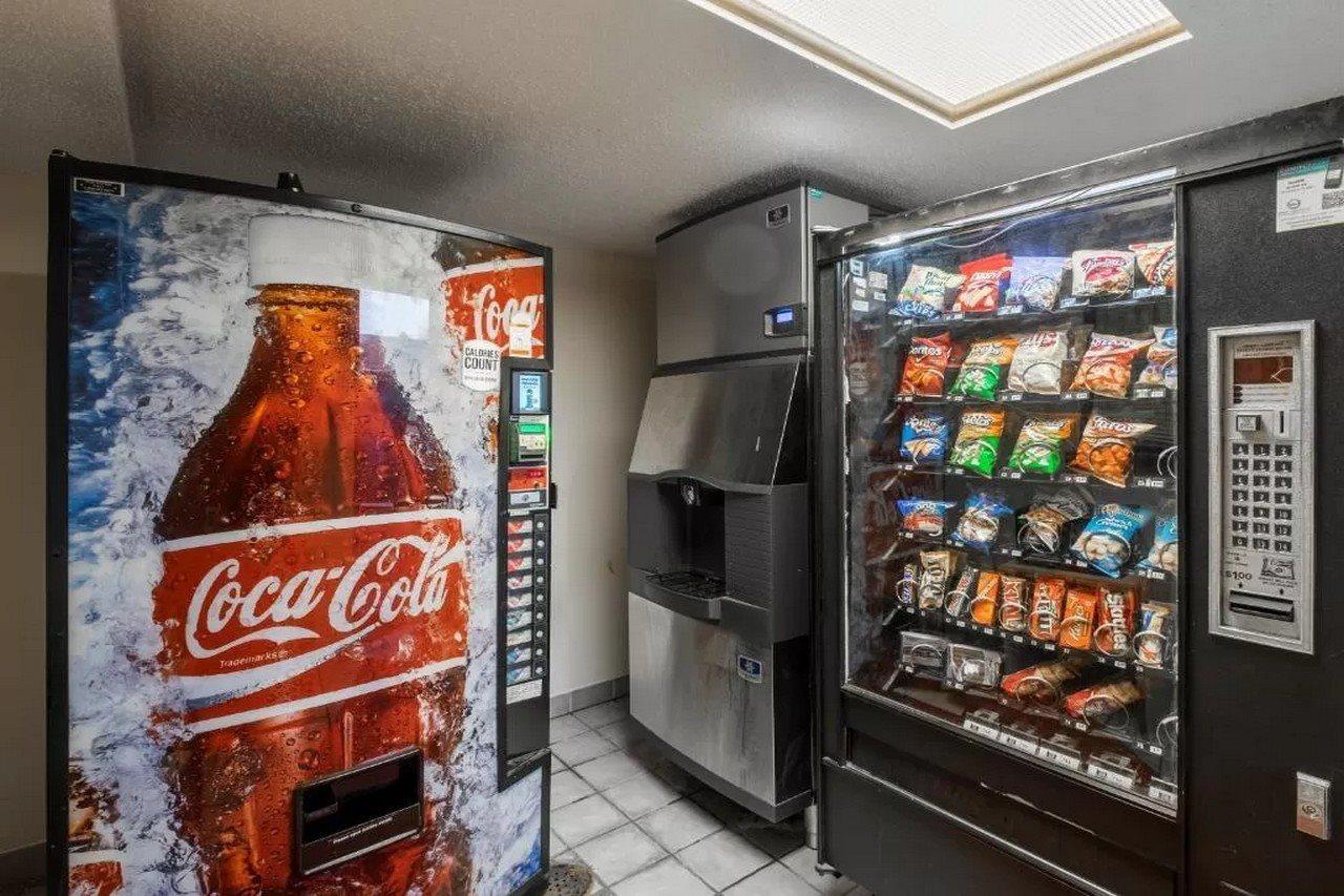 布法罗汉堡i-90红顶酒店 外观 照片